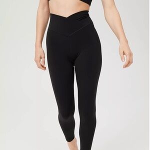 Aerie Black high-waisted cross cross 7/8 short inseam leggings capri
